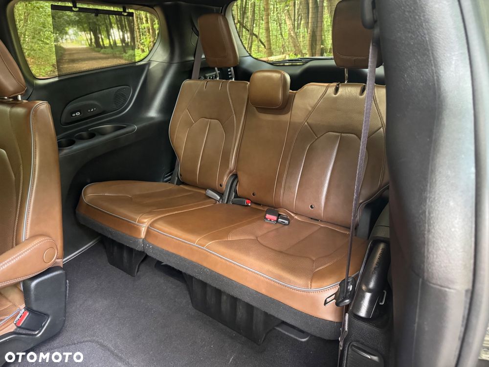 Chrysler Pacifica - 24