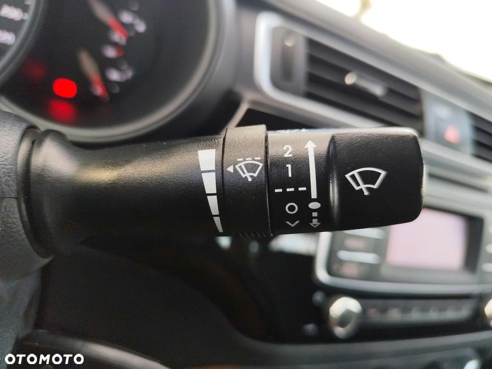 Kia Rio 1.4 M - 23