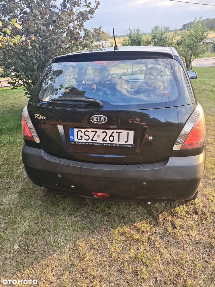 Kia Rio - 5