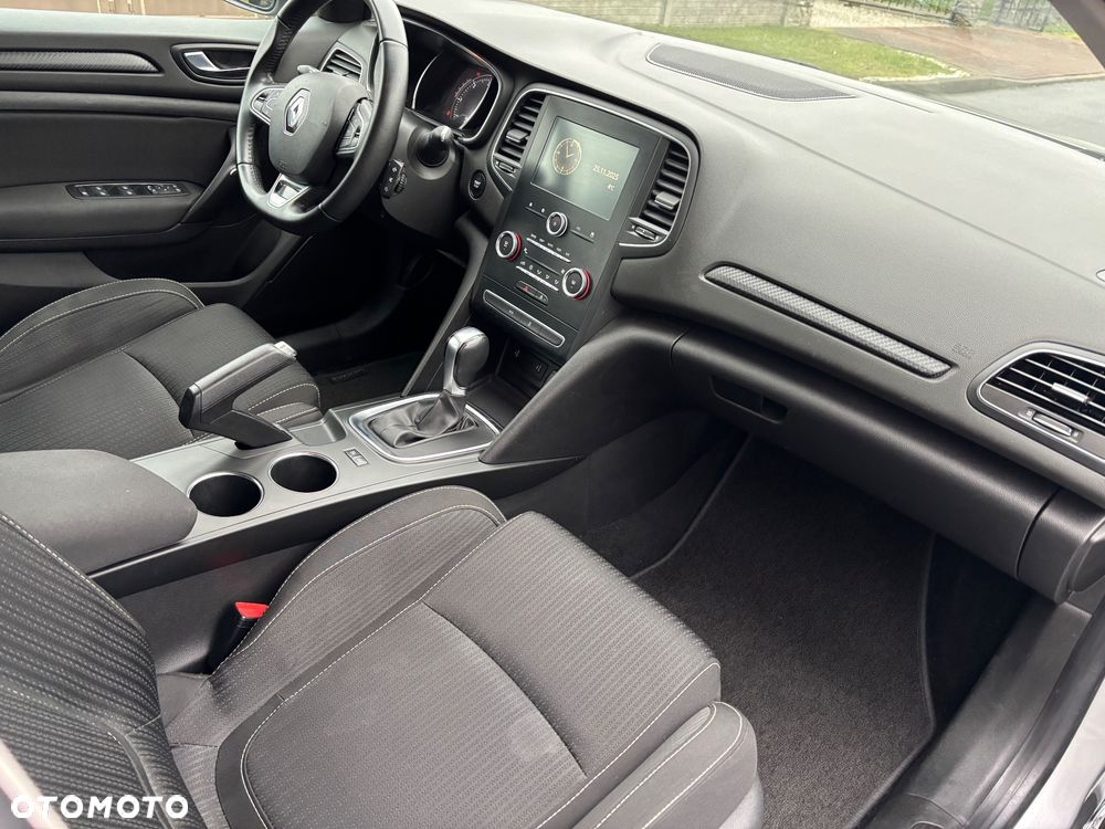 Renault Megane 1.5 Blue dCi Intens EDC - 11
