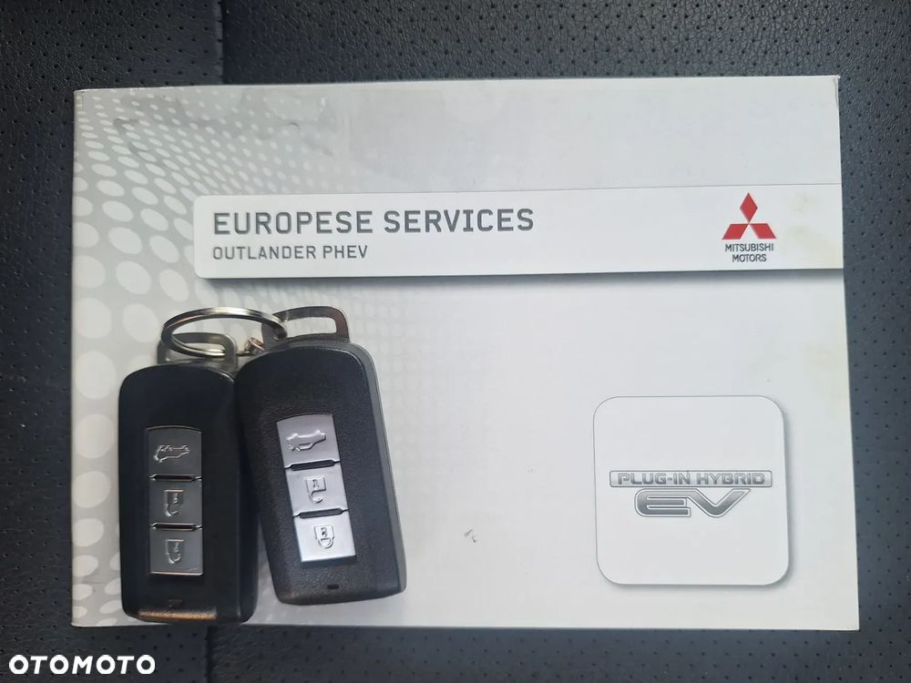 Mitsubishi Outlander 2.0 4WD Plug-In Hybrid - 28