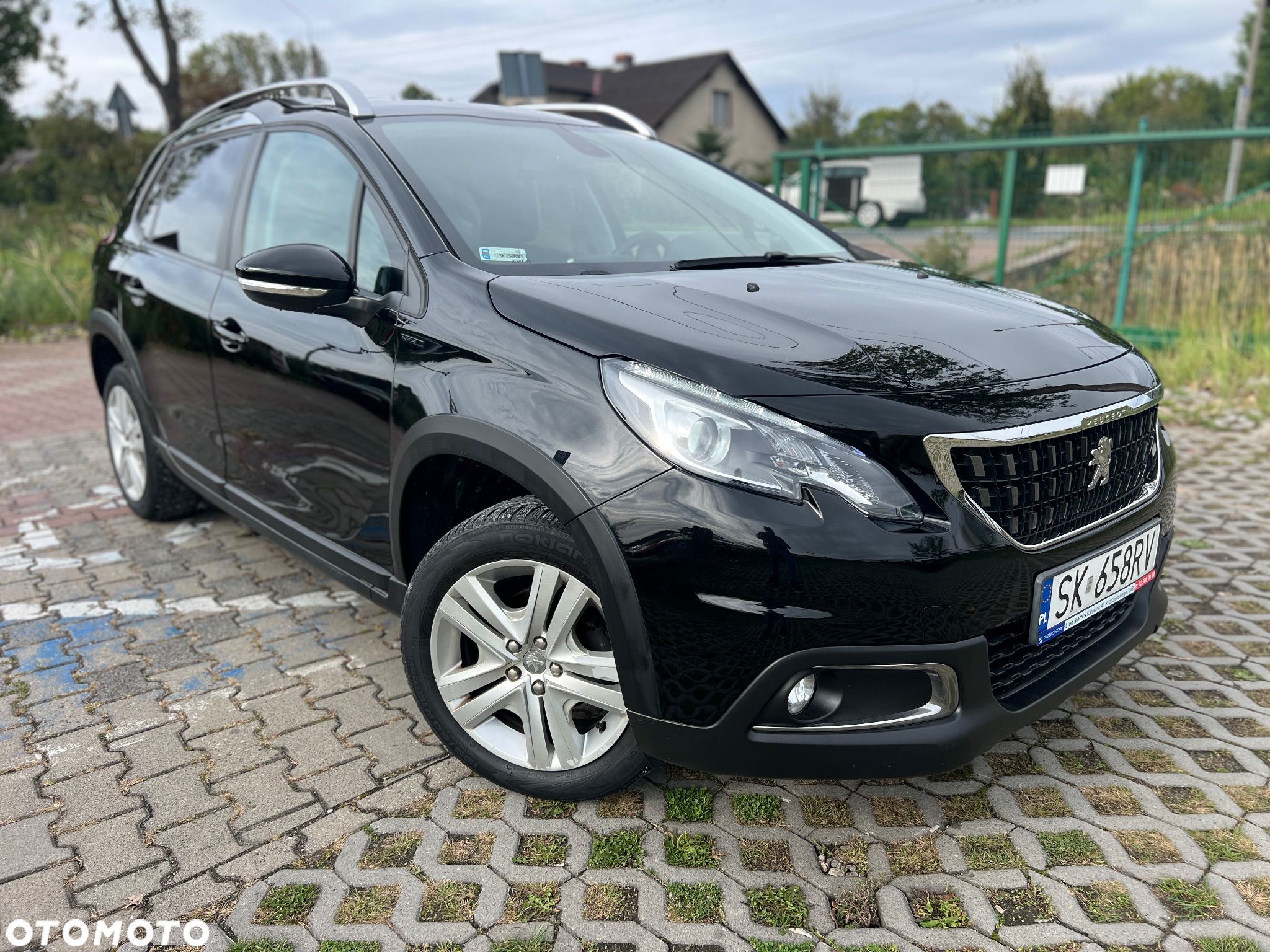 Peugeot 2008 1.2 Pure Tech Signature - 1