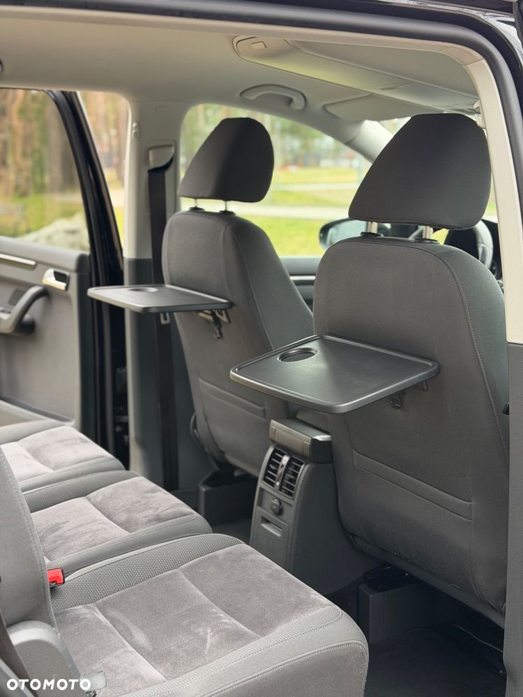 Volkswagen Touran 2.0 TDI Highline - 13