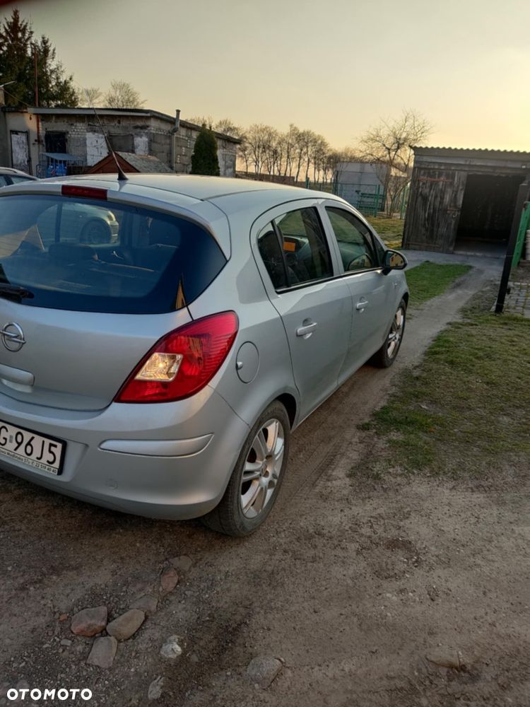 Opel Corsa 1.2 16V Cosmo - 6