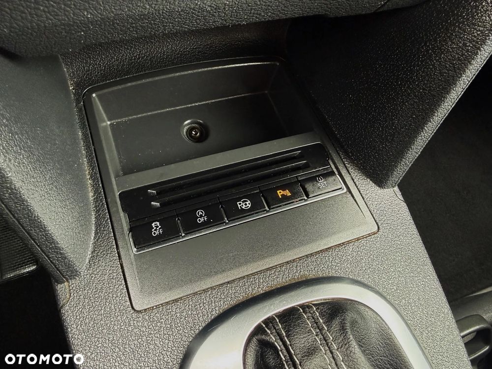 Volkswagen Touran 1.6 TDI DPF BlueMotion Technology DSG MATCH - 17