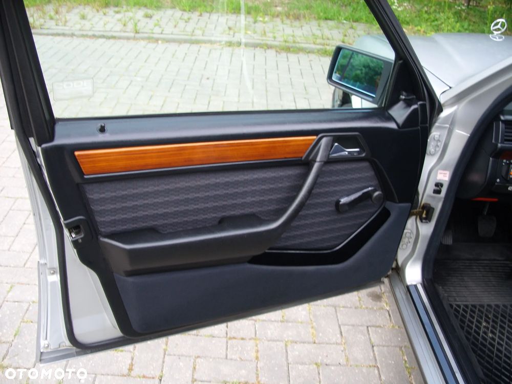 Mercedes-Benz W124 (1984-1993) - 18