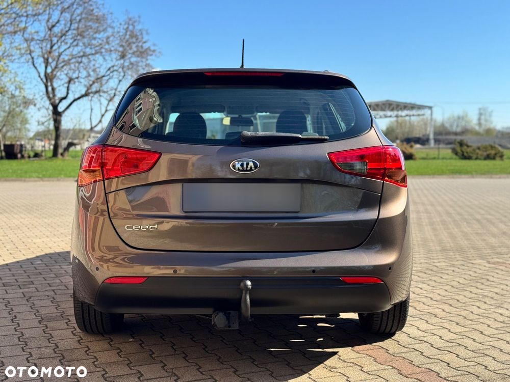 Kia Ceed 1.6 GDI Dream Team Edition - 12