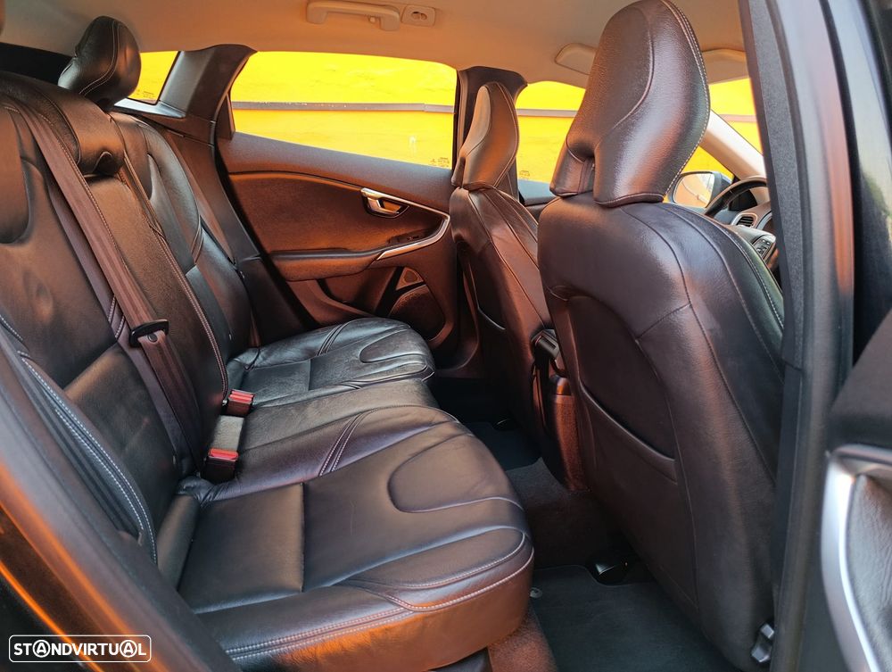 Volvo V40 D2 Kinetic - 9