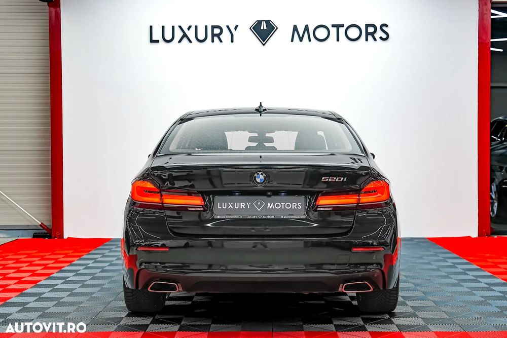 BMW Seria 5 520i Aut. Sport Line - 9