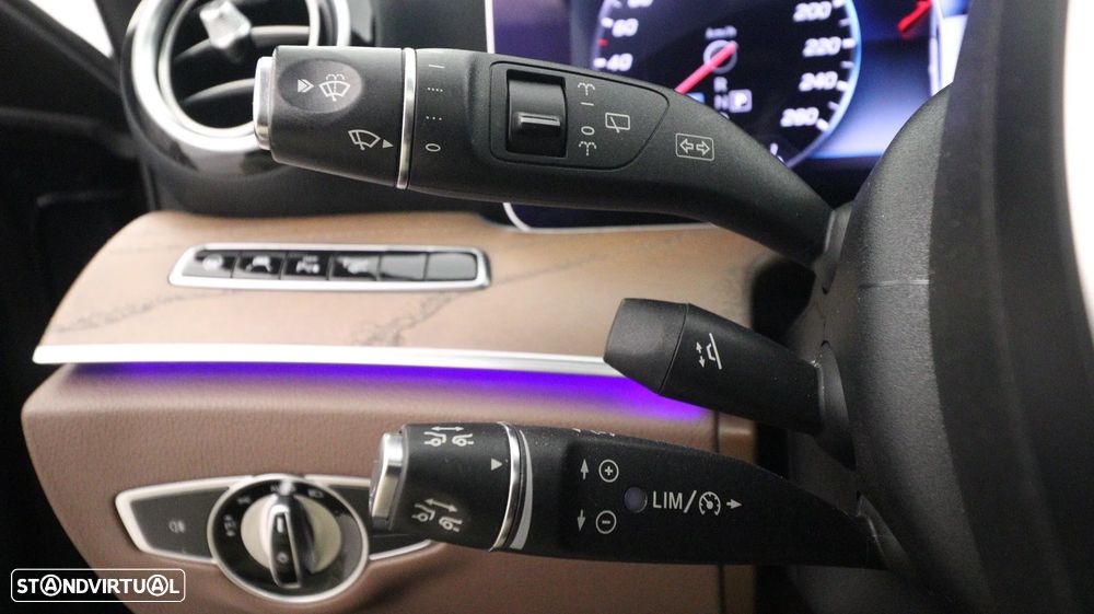 Mercedes-Benz E 220 d 4-Matic All Terrain Avantgarde - 35