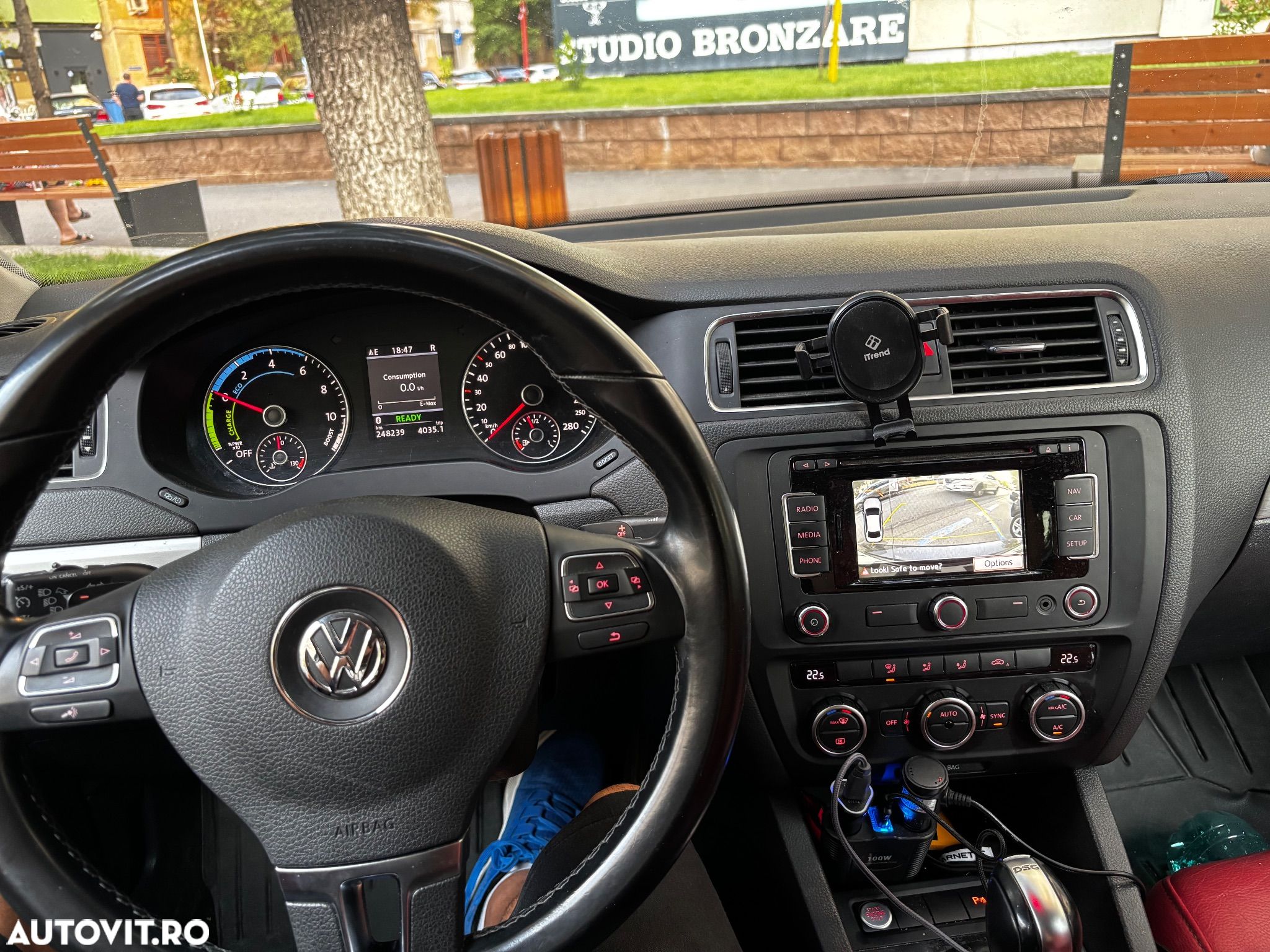 Volkswagen Jetta - 1