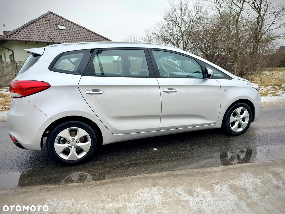 Kia Carens 1.7 CRDi 136 Dream Team Edition - 17