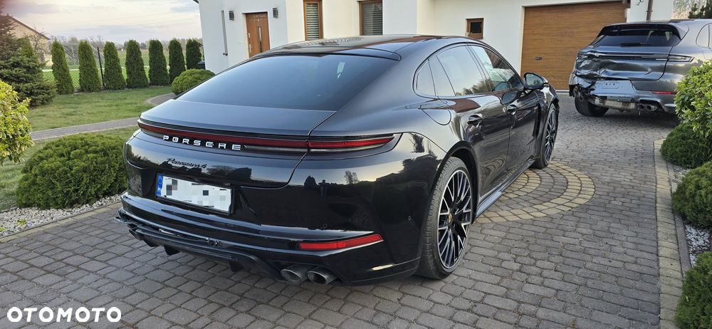 Porsche Panamera 4 E-Hybrid - 1