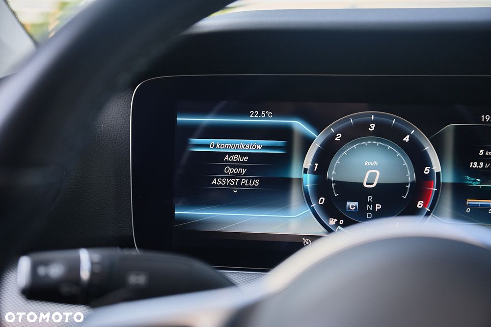 Mercedes-Benz Klasa E 220 d 4-Matic 9G-TRONIC - 24