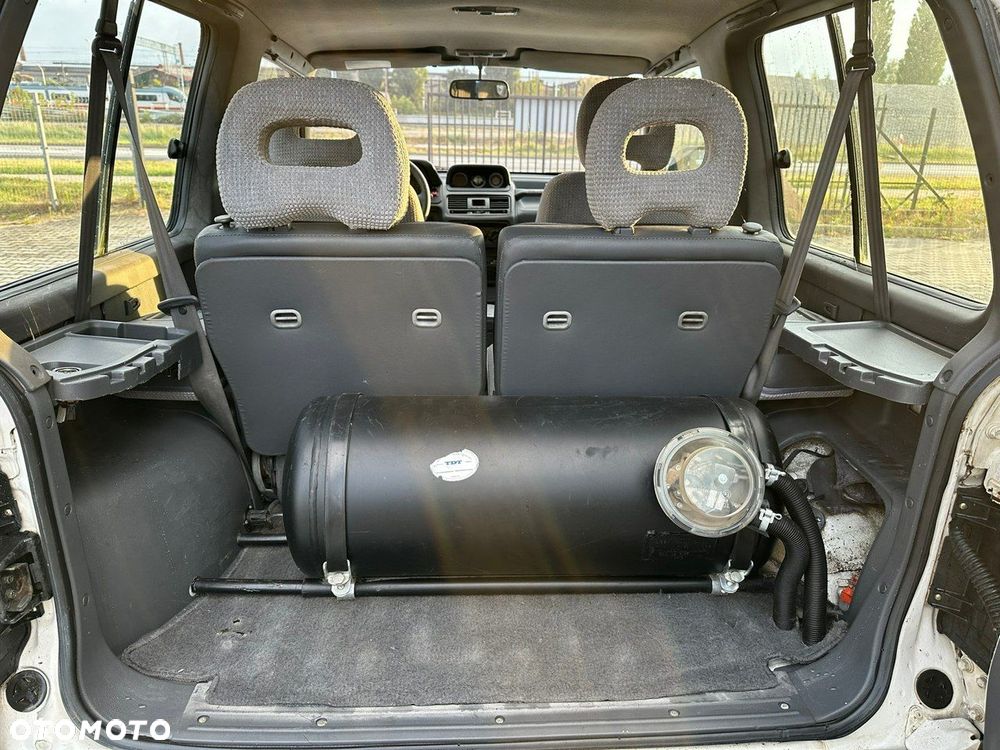 Mitsubishi Pajero - 10