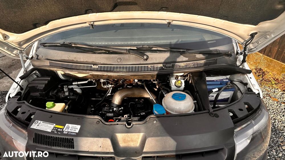 Volkswagen Transporter - 4
