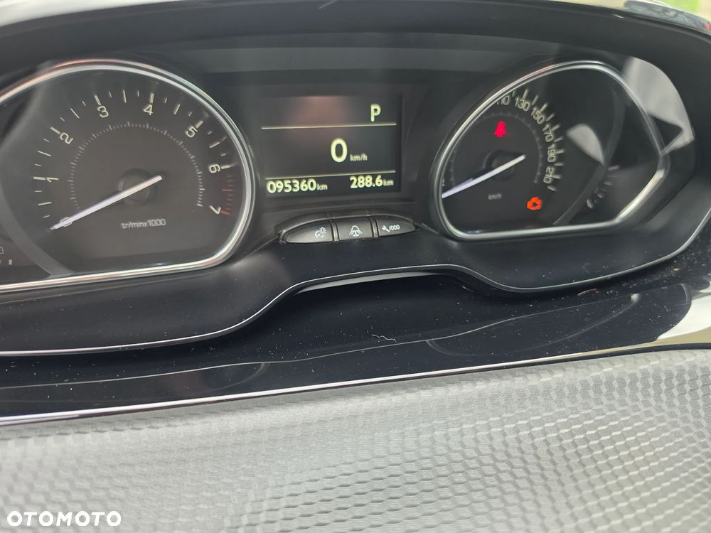 Peugeot 2008 1.2 Pure Tech Allure S&S EAT6 - 10