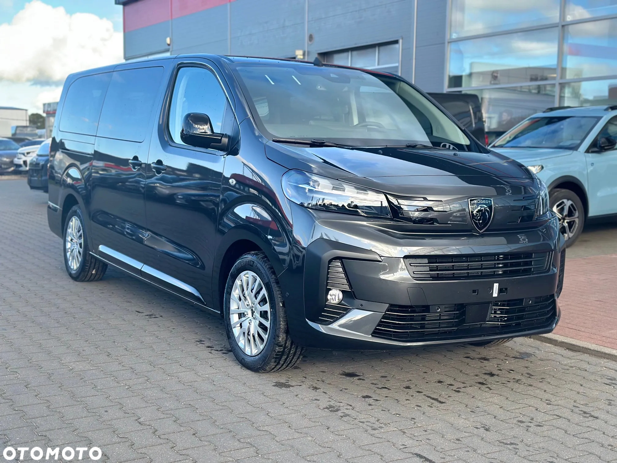 Peugeot Traveller - 2