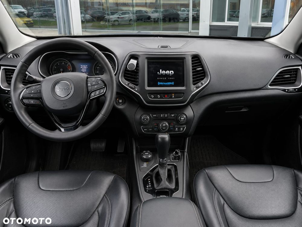 Jeep Cherokee - 9