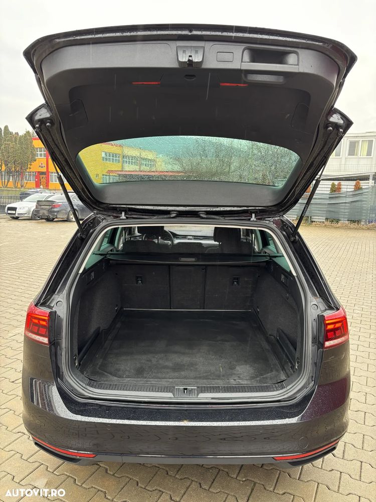 Volkswagen Passat - 10