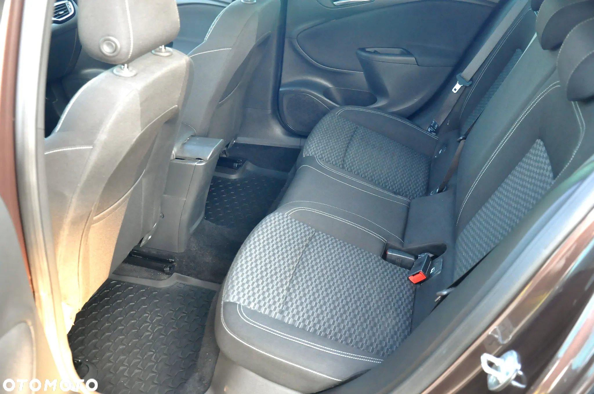 Opel Astra 1.4 Turbo Sports Tourer Active - 36