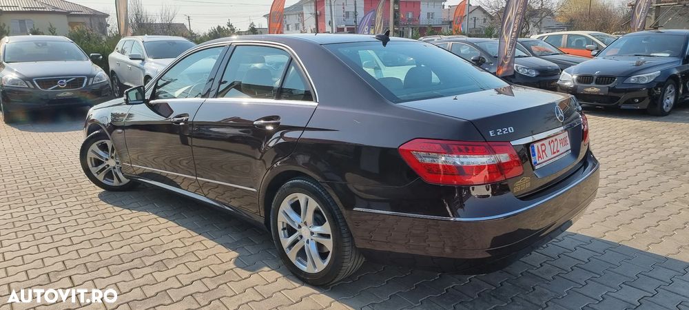 Mercedes-Benz E 220 CDI DPF BlueEFFICIENCY Automatik Avantgarde - 2