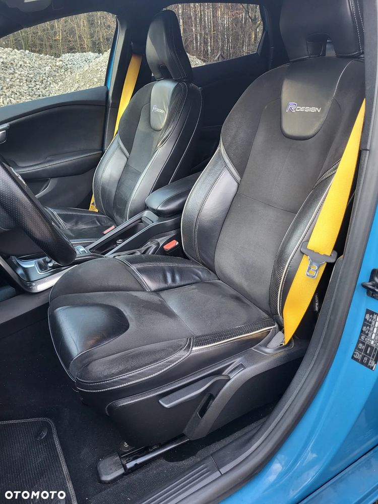 Volvo V40 D2 R-Design - 15