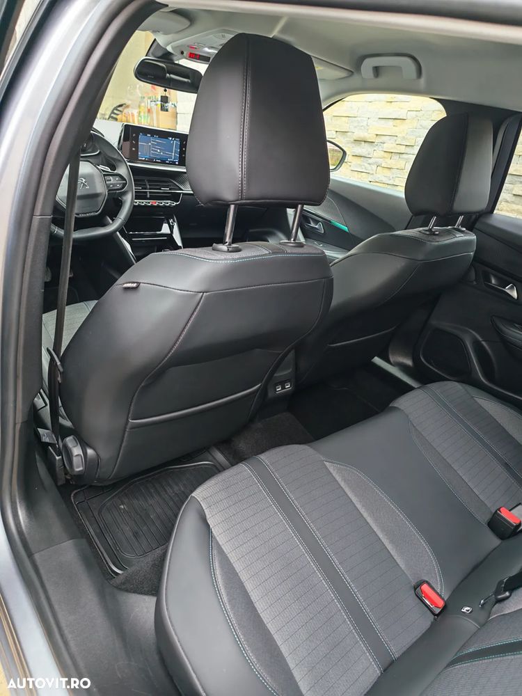 Peugeot 2008 BlueHDi 130 EAT8 Allure - 14