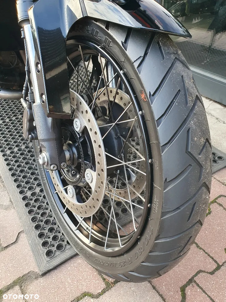 Honda VFR - 25