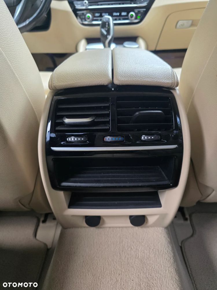 BMW Seria 5 520d xDrive Sport Line sport - 10