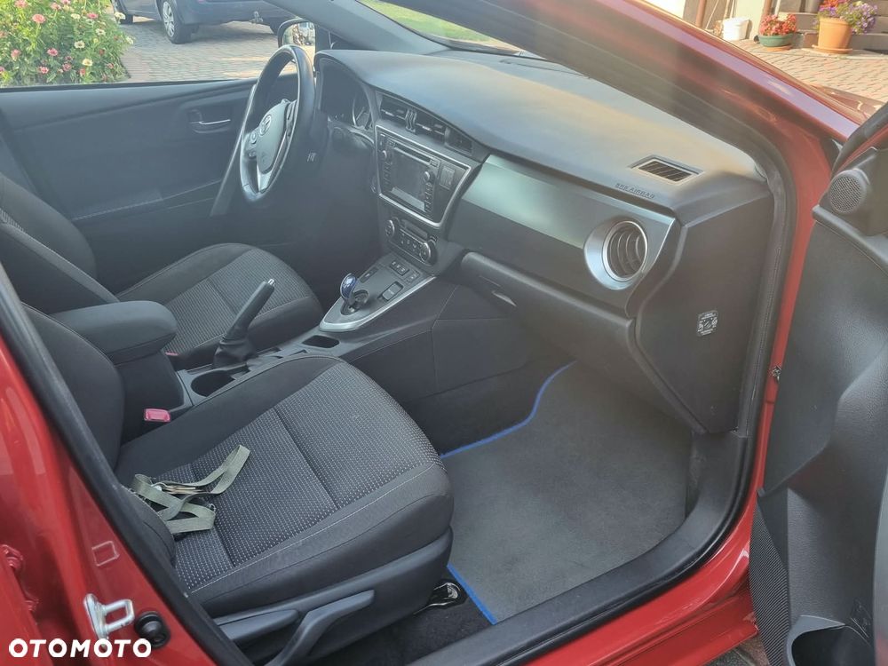 Toyota Auris 1.8 HSD Luna - 18