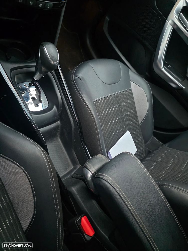 Peugeot 2008 - 11