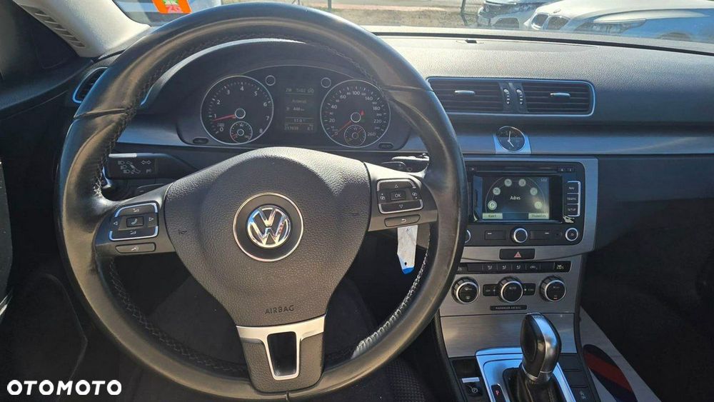 Volkswagen Passat - 10