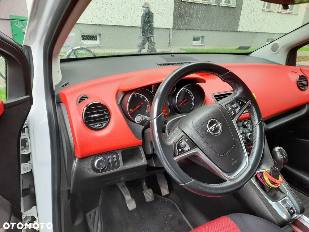 Opel Meriva 2012 photo 4