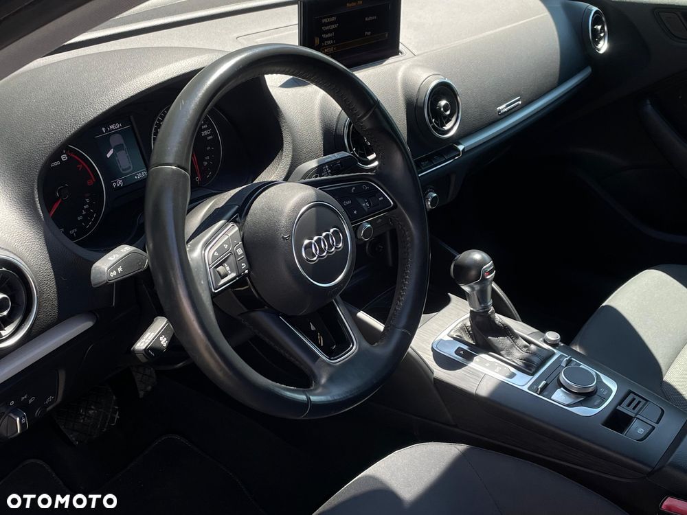 Audi A3 Sportback 30 TFSI S tronic design - 11