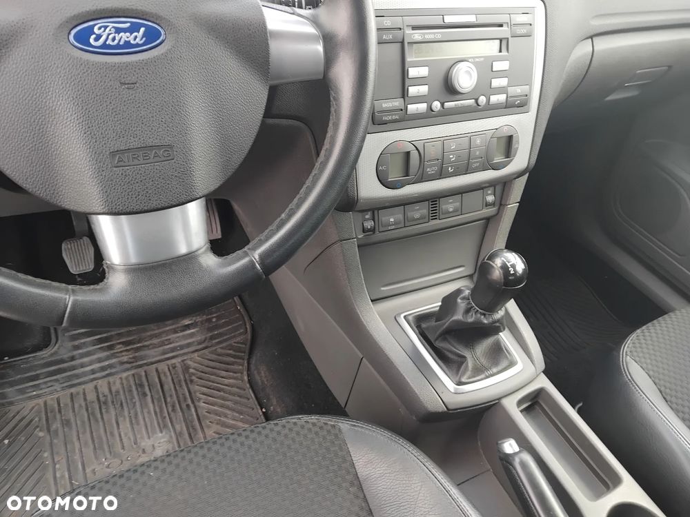 Ford Focus 1.6 16V Trend - 9