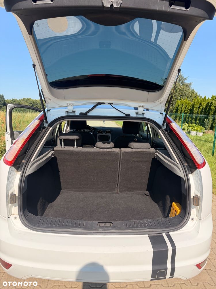 Ford Focus 1.6 Ambiente - 13