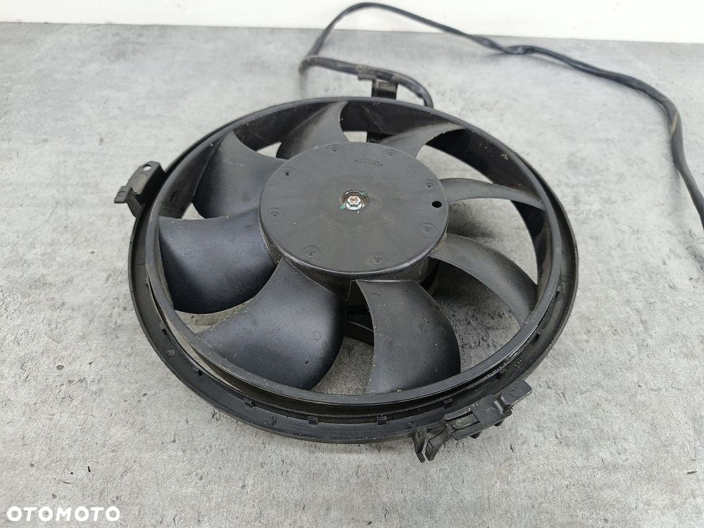WENTYLATOR CHŁODNICY VW PASSAT B5 FL 8D0959455R UIKA 1.9 TDI - 2