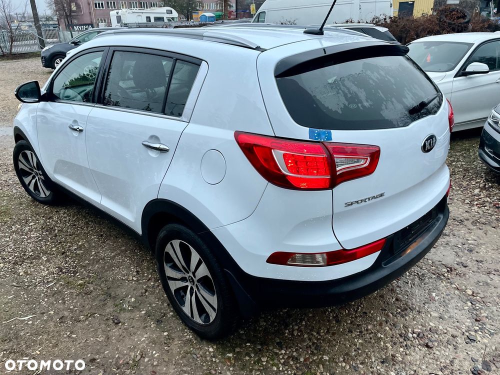 Kia Sportage 1.7 CRDI 2WD ISG Dream-Team Edition - 4