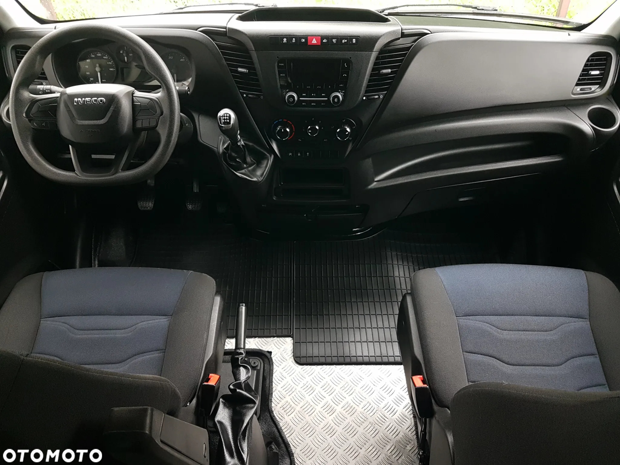 Iveco DAILY KONTENER NISKOPODŁOGOWY 4,43x2,23x2,42 SKLEP FOODTRUCK BAR KLIMA KONIOWÓZ KAMPER - 23