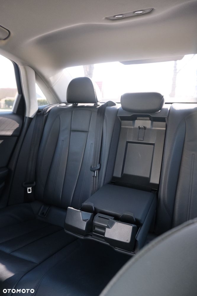 Audi A4 Limousine - 18
