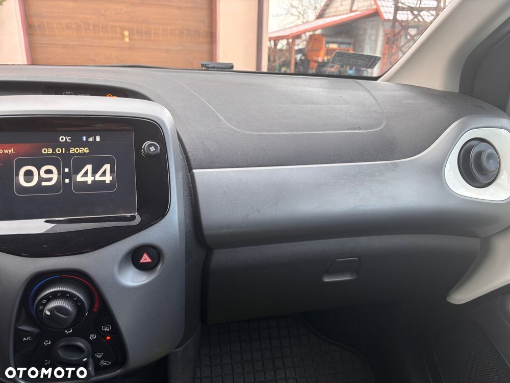 Toyota Aygo x-play - 10