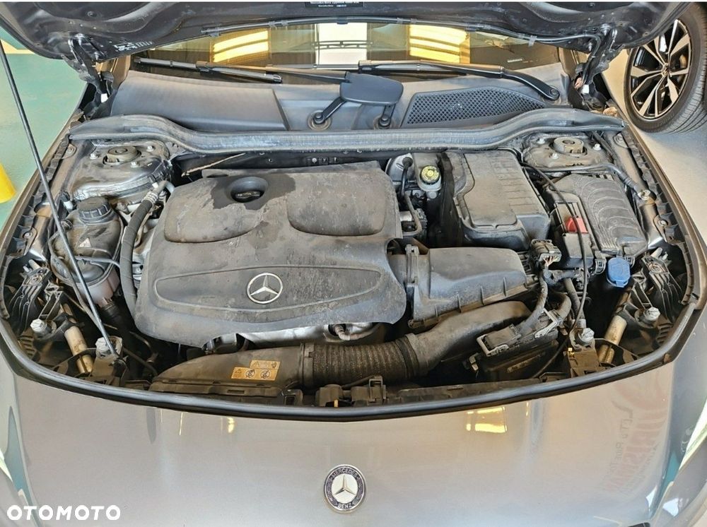 Mercedes-Benz CLA 250 4Matic 7G-DCT AMG Line - 11