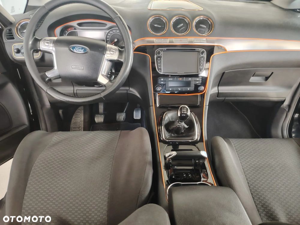 Ford S-Max - 19
