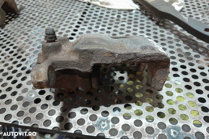 Etrier fata dreapta Ford Fiesta 6 [2008 - 2013] Hatchback 3-usi 1.25 - 3