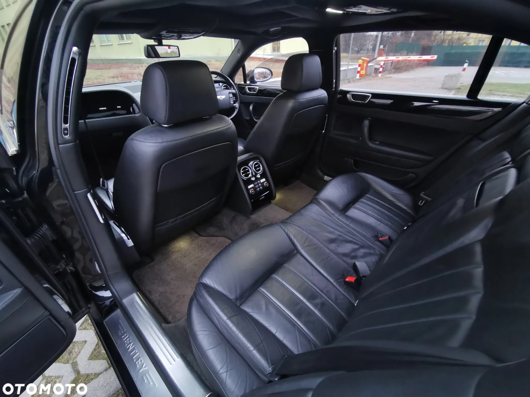 Bentley Flying Spur Continental - 12