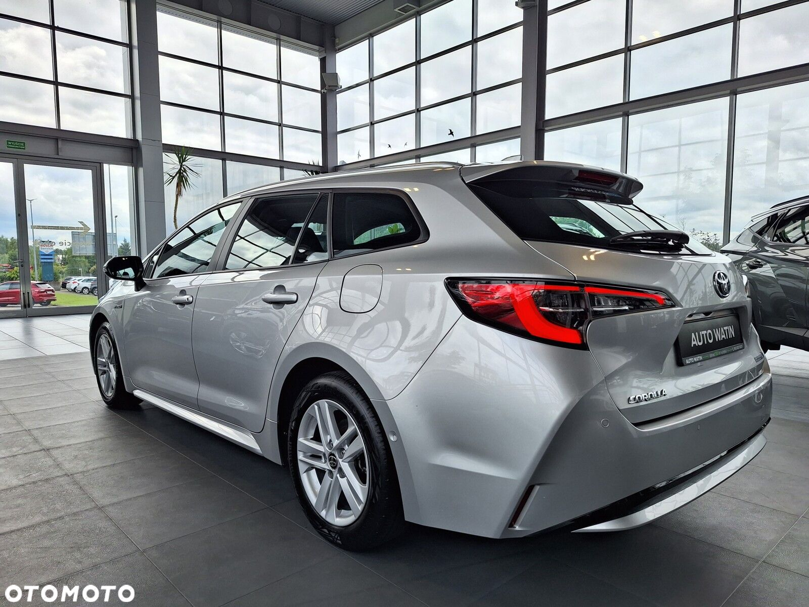 Toyota Corolla 1.8 Hybrid Comfort - 14