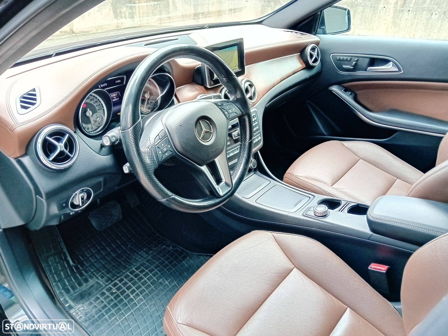 Mercedes-Benz GLA 220 CDi Style 4-Matic - 16