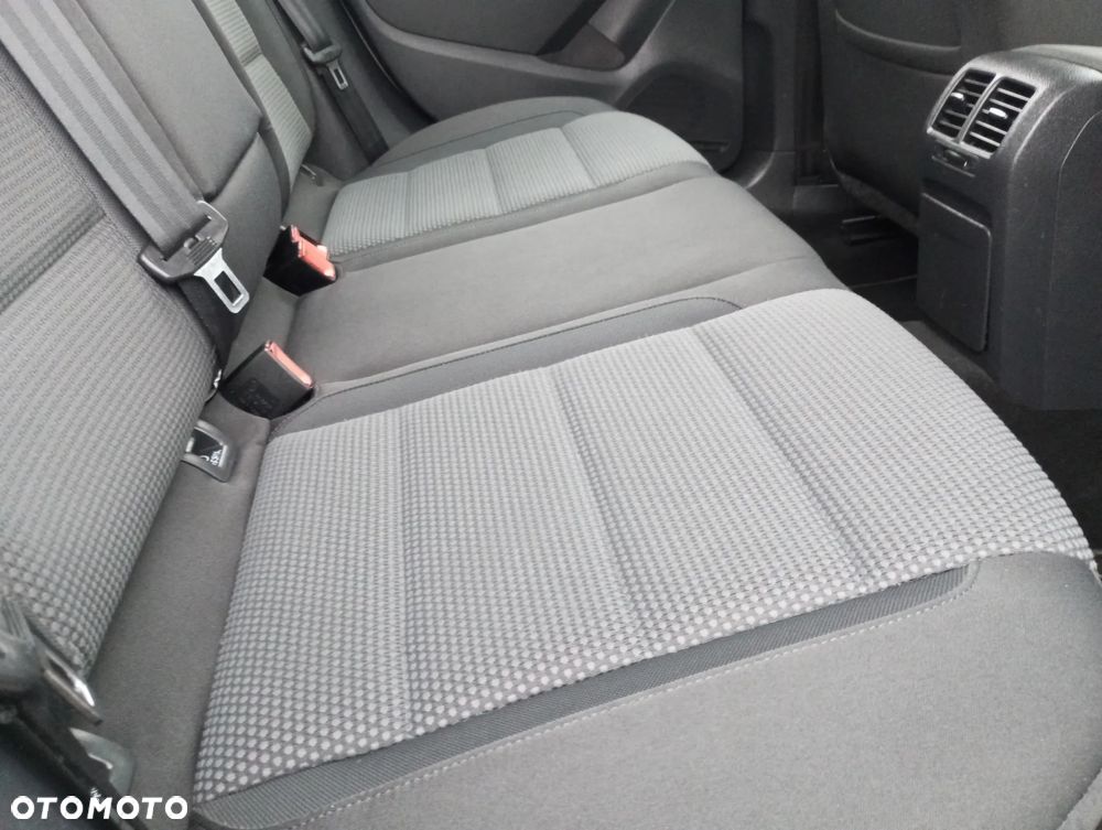 Volkswagen Golf - 19