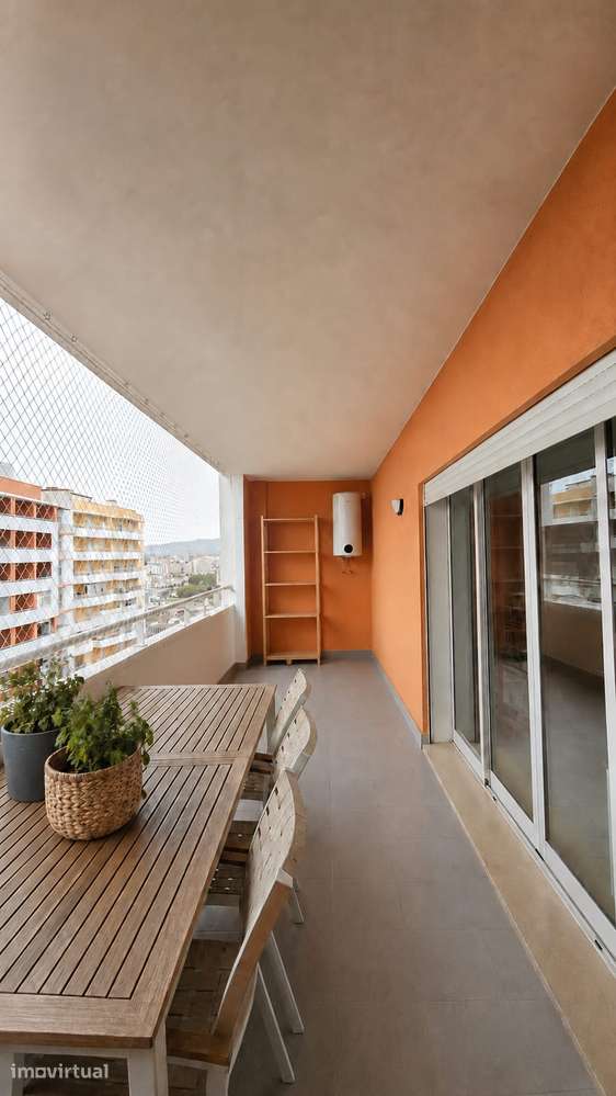 Vende-se excelente apartamento T2 no Edifício Lumina, em Portimão - Grande imagem: 4/22
